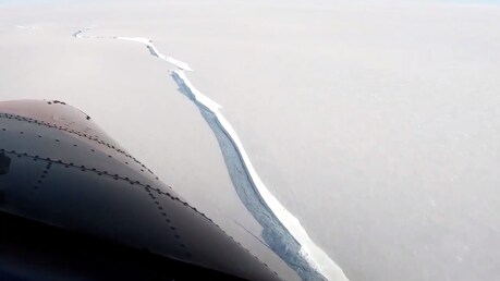 (तस्वीर British Antarctic Survey के ट्विटर वॉल से साभार)