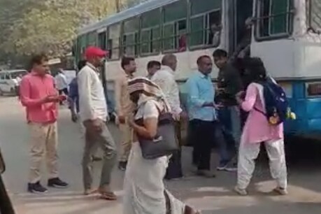 बागपत में हिंदू संगठन के लोगों ने युवक-युवती को बस से उतारा उसके बाद...
