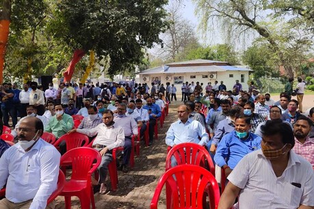 यूपी में सरकारी बैंकों की स्ट्राइक का दिख रहा असर