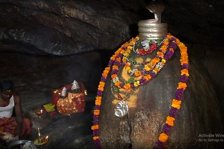 एहतियात के तौर पर गुप्तेश्वर मंदिर में भक्तों के प्रवेश पर रोक लगा दी गई है.