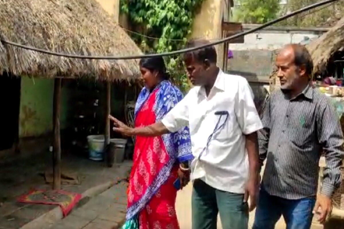 made Kalita Manjhi, made got mla ticket, Ausgram Vidhan Sabha Constituency, pm modi campagining her, west Bengal chunav, West bengal elections 2021, bjp, west bengal, mamata banerjee, TMC, pm modi, amit shah, West Bengal Election 2021, नौकरानी को मिला टिकट, बीजेपी ने दिया एक नौकरानी को टिकट, पीएम मोदी, टीएमसी, बंगाल चुनाव, कलिता मांझी, कालिता मांझी नौकरानी, पश्चिम बंगाल, बंगाल चुनाव 2021, पश्चिम बंगाल चुनाव, पश्चिम बंगाल विधानसभा चुनाव, घरों में बर्तन साफ करती है, आउस ग्राम विधानसभा सीट, मालिकों से डेढ़ महीने की छुट्टी मांगी, गुसकड़ा शहर, पूर्वी बर्दवान, आउस ग्राम विधानसभा सीटकलिता मांझी गरीबी के कारण पढ़ाई नहीं कर पाई.