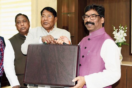 झारखंड बजट-2021 में गांव और गरीब पर विशेष जोर रहने की उम्मीद है. (फाइल फोटो)
