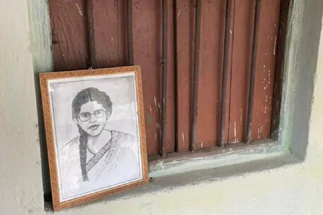 कोतल दलित आदिवासी महिला थीं. 1985 में उन्होंने लोधा शाबर जनजाति से पहली महिला स्नातक बनने का गौरव हासिल किया था. (Pic- News18)