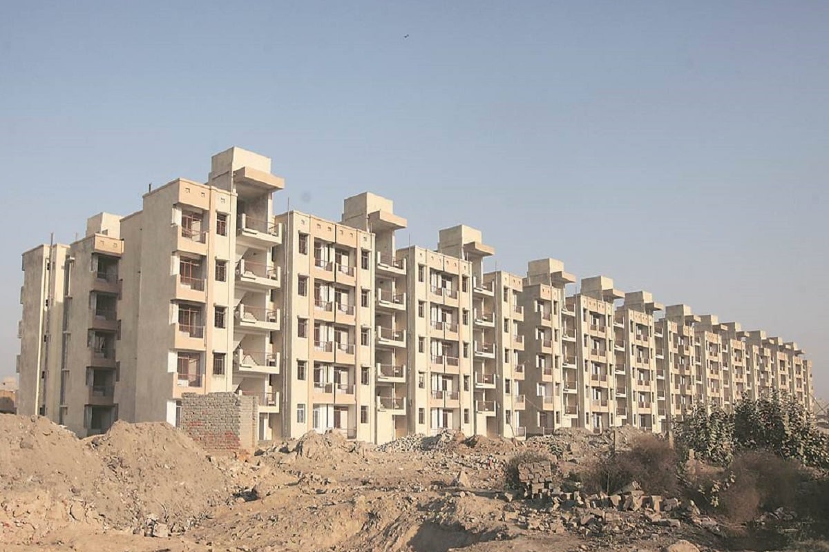 हजारों लोगों को दिल्ली में मिलेगा फ्री में मकान, इस योजना के तहत बन कर तैयार होंगे 89,400 फ्लैट्स 2 allocation of flats, Jahan Jhuggi Wahin Makan Scheme, Delhi Government, Delhi CM Kejriwal, Arvind Kejriwal on Jahan Jhuggi Wahin Makan scheme, delhi politics, DUSIB, DSIIDC, delhi flat scheme, दिल्ली सरकार, झुग्गी बस्ती, जहां झुग्गी, वहीं मकान योजना, फ्लैट्स, शहरी आश्रय सुधार बोर्ड, डुसिब, डीएसआईआईडीसी, 52,344 फ्लैट, केजरीवाल सरकार, अरविंद केजरीवाल