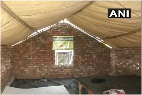 ऐसे घर बनाने में करीब 20-25 हज़ार रुपये खर्च हो रहे हैं. (फोटो - ANI)