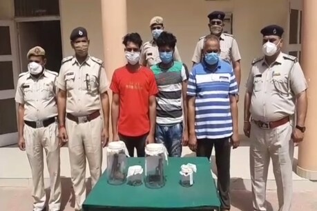 फरार आरोपियों की तलाश हरियाणा पुलिस कर रही है.