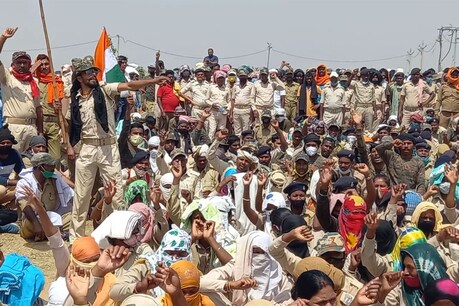 पिछले 18 दिन से राज्यभर के होमगार्ड जवान रांची में प्रदर्शन कर रहे हैं.