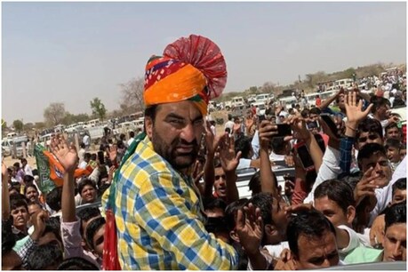 आरएलपी नेता हनुमान बेनीवाल ने किसान नेता राकेश टिकैत पर साधा निशाना है.