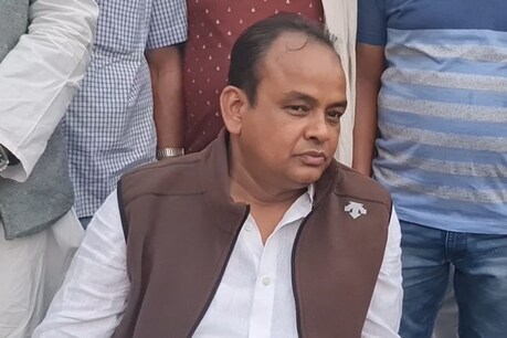 इरफानी अंसारी विधायक होने के साथ-साथ प्रदेश कांग्रेस के कार्यकारी अध्यक्ष भी है.