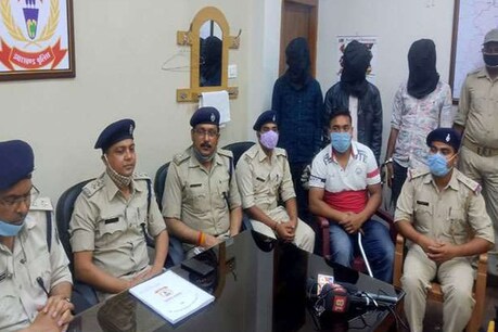 रांची पुलिस ने 8 दिन के अंदर लूटे गये माल को बरामद करते हुए 3 अपराधियों को गिरफ्तार कर लिया.