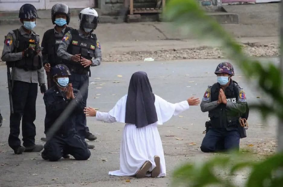 myanmar military coup, myanmar public protest, myanmar military violence, why myanmar protests, म्यांमार तख्तापलट, म्यांमार आंदोलन, म्यांमार में हिंसा, म्यांमार में विरोध प्रदर्शन क्यों