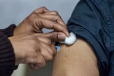 भारत में टूटा वैक्सीन रिकॉर्ड, एक दिन में 32 लाख से ज्यादा लोगों को लगा टीका