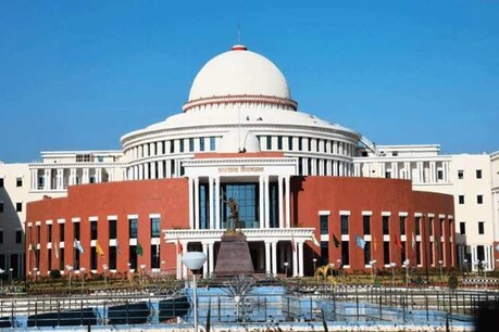 शिक्षकों की भर्ती के संबंध में जानकारी प्रभारी मंत्री मिथिलेश ठाकुर ने विधानसभा में दी.