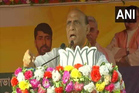 रक्षा मंत्री राजनाथ सिंह ने अपने भाषण में सौरव गांगुली का जिक्र किया (Photo-ANI)