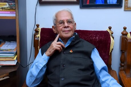 साहित्यकार शरद पगारे को उनके उपन्यास के लिए केके बिड़ला फाउंडेशन का प्रतिष्ठित व्यास सम्मान से नवाजा गया है.