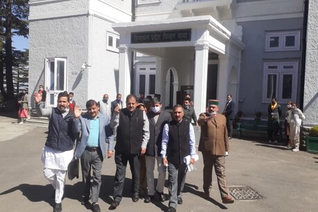 विधानसभा में हुए हंगामे के चलते सदन की कार्यवाही भी बाधित हुई.