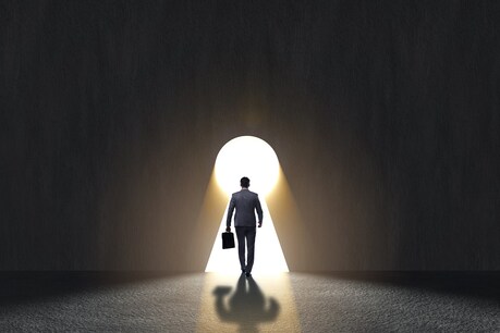 करियर में तरक्की न होने की वजह वास्तु दोष भी हो सकता है. Image/shutterstock