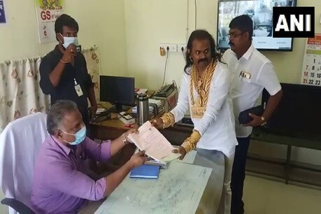 उम्मीदवार ने 5 किलो के सोने के गहने पहने हुए थे.