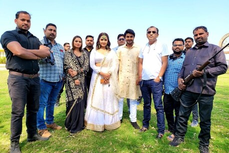प्रदीप पांडे चिन्टू, काजल रघवानी, नीलम गिरी एक साथ एक फोटो में आए नजर