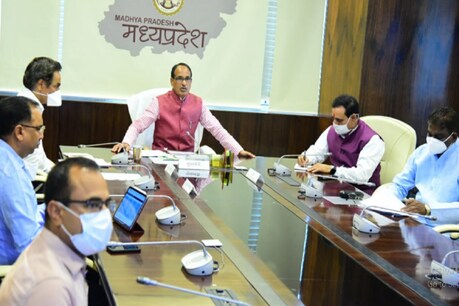 CM शिवराज ने भोपाल में क्राइसिस मैनेजमेंट ग्रपु की बैठक ली.