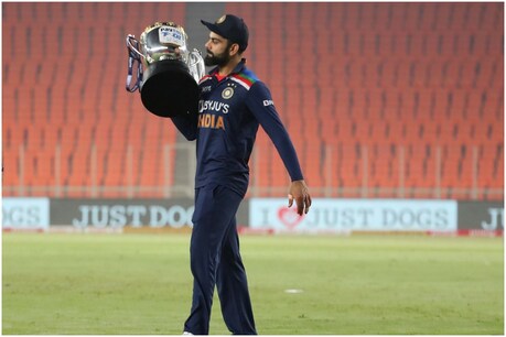 IND VS ENG: क्या अंपायरों का अपमान करते हैं विराट कोहली? (PIC:AP)