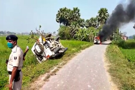 बिहार के छपरा में भीड़ द्वारा फूंकी गई पुलिस जीप
