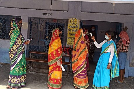 पश्चिम बंगाल में पहले चरण की वोटिंग आज संपन्न हो गई है. (तस्वीर-CEOWestBengal Twitter)