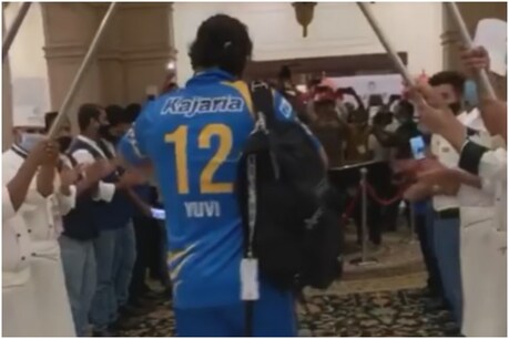 युवराज सिंह ने रोड सेफ्टी वर्ल्ड सीरीज (Road Safety World Series) के फाइनल में श्रीलंका लीजेंड्स (Sri Lanka Legends) के खिलाफ 41 गेंद पर 60 रन बनाए थे. (yuvraj singh/instagram)