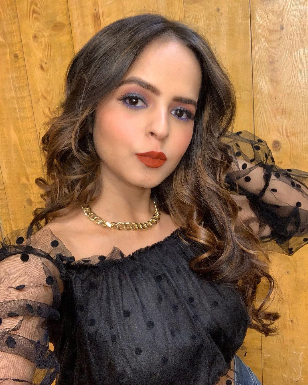 palak sidhwani,sonu,black dress