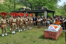 PHOTOS: कुल्लू के शहीद BSF जवान नरेश कुमार को नम आंखों के साथ दी अंतिम विदाई