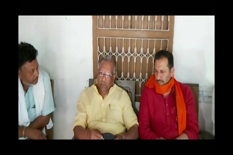 बिहार के शहीद इंस्पेक्टर अश्विनी कुमार के परिवार से मिले डिप्टी सीएम