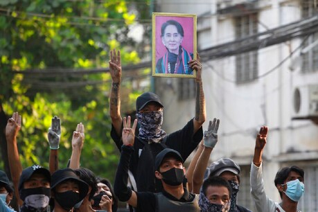 म्यामांर में विरोध प्रदर्शन जारी हैं (AP Photo)