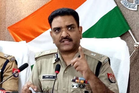 कानपुर के पुलिस कमिश्नर असीम अरुण ने नाइट कर्फ्यू को लेकर सख्त निर्देश दिए हैं.