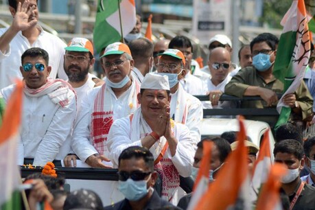 एआईयूडीएफ के 10 और 07 कांग्रेस प्रत्याशियों को इंडिगो को चार्टर से गुहावाटी से जयपुर लाया गया. (फाइल फोटो)