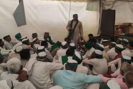 BKU पदाधिकारियों से खेतीबाड़ी और आंदोलन के बीच तालमेल बनाने को लेकर चर्चा की.