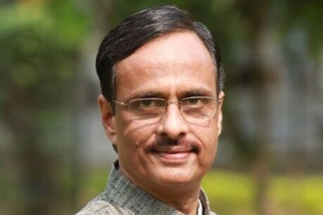 डिप्टी सीएम दिनेश शर्मा को लखनऊ के पीजीआई में भर्ती कराया गया.