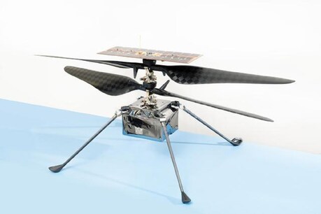 इंजेन्युटी हेलीकॉप्टर (Ingenuity Helicopter) अब पर्सिवियरेंस रोवर की मदद करेगा. (तस्वीर: NASA/JPL-Caltech)