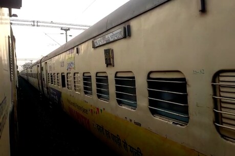 जबलपुर का पश्चिम मध्य रेल अब शून्य प्रतिशत उत्सर्जन वाला देश का पहला जोन बन गया है.