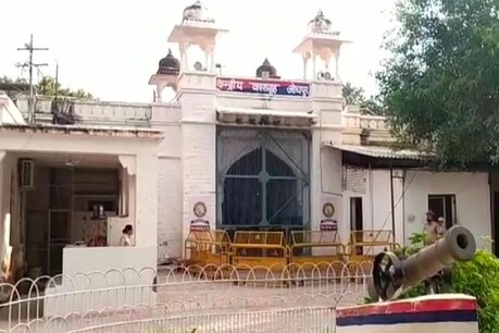 राजस्थान में कोरोना की पहली लहर में भी जेलों में काफी संक्रमण फैला था.