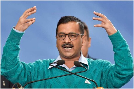 दिल्ली में कोरोना संक्रमण दर 10 फीसदी से अधिक है.
