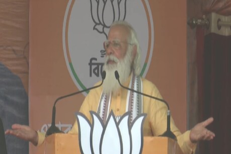 प्रधानमंत्री ने ई बार जोर से छाप, कमल छाप के नारे लगाये.