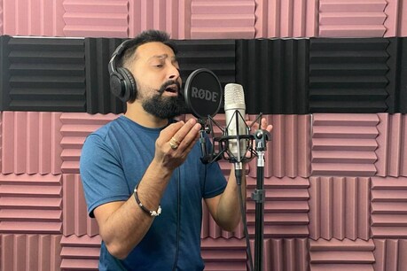 इंडिपेंडेंट म्यूजिशियन आदर्श अयंगर.