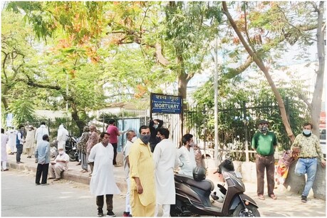 एलएनजेपी दिल्ली का सबसे बड़ा कोविड अस्पताल है.