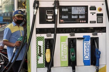 Petrol-Diesel Price Today: फिर महंगा हुआ पेट्रोल-डीजल, इन शहरों में 100 रुपये के पार है 1 लीटर तेल का भाव, चेक करें