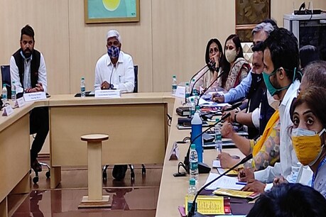 दिल्ली में बेघरों का सर्वेक्षण समाज कल्याण विभाग द्वारा किया जा रहा है.