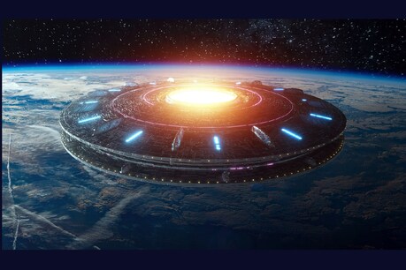 पृथ्वी के बाहर जीवन खोजने की क्षमता बढ़ने से एलियन्स (Aliens)से संपर्क होने की संभावना कई गुना बढ़ जाएगी. (प्रतीकात्मक तस्वीर: shutterstock)