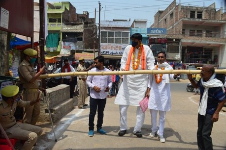 प्रतापगढ़ में एशिया का सबसे लंबा व्यक्ति बना चर्चा का केंद्र