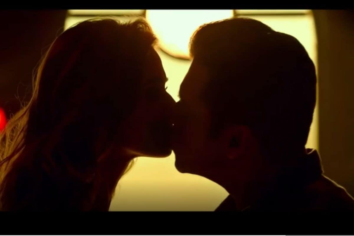 salman khan, salman khan kissing scene, disha patani