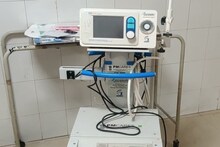 कोरोना महामारी के बीच सोलन के अस्पताल में धूल फांक रहे नये वेंटिलेटर