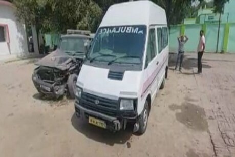 मुख्तार अंसारी की निजी एंबुलेंस को बाराबंकी पुलिस लाइन में खड़ा किया गया है.